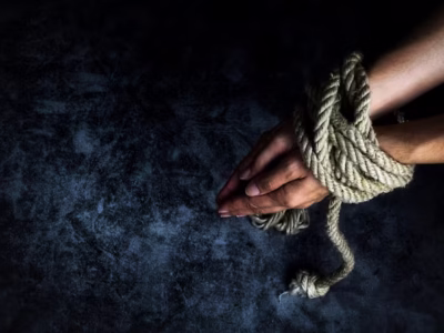 close-up-hand-holding-rope-against-black-background-hands-tied_1048944-16406345 close-up-hand-holding-rope-against-black-background-hands-tied_1048944-16406345